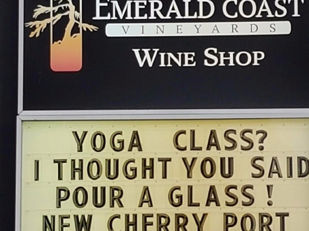 Emerald Coast Vineyards景点图片