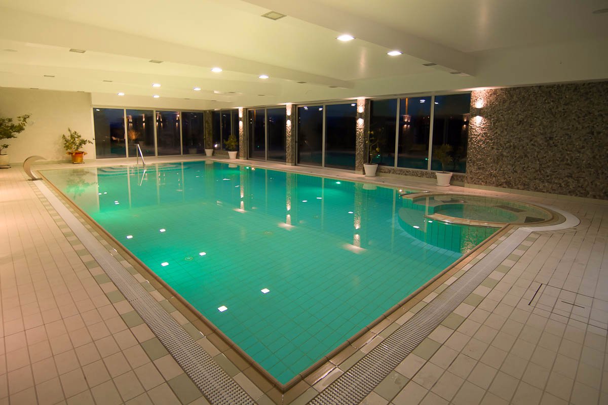 Motel Wellness Centar Ahmedic-泳池
