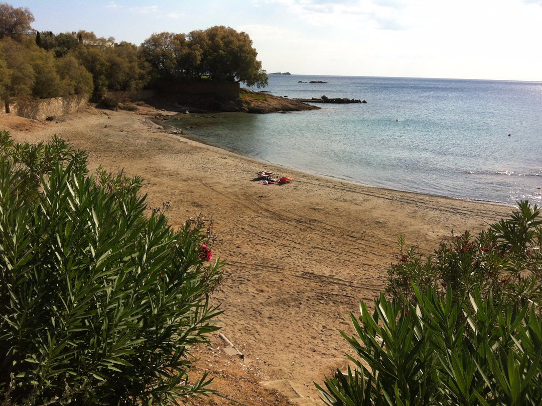 Pouda Beach-Lagonisi必去景点