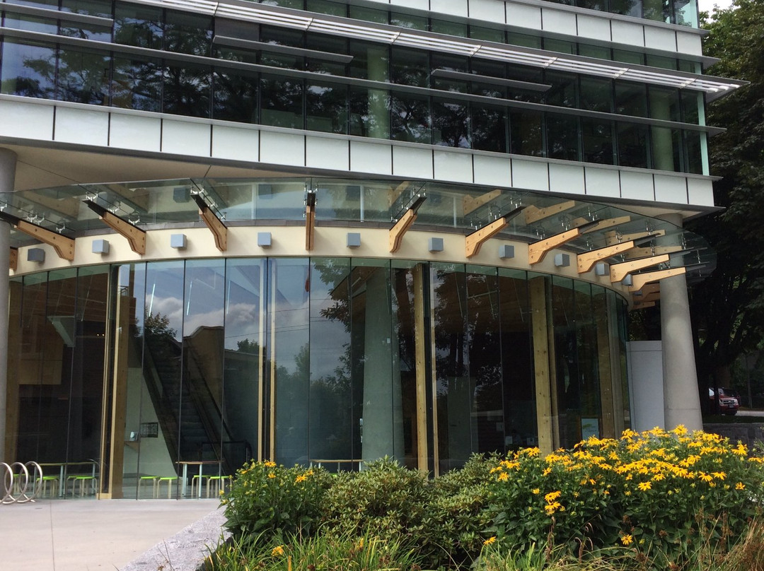 Gordon Smith Gallery of Canadian Art-北温哥华必去景点