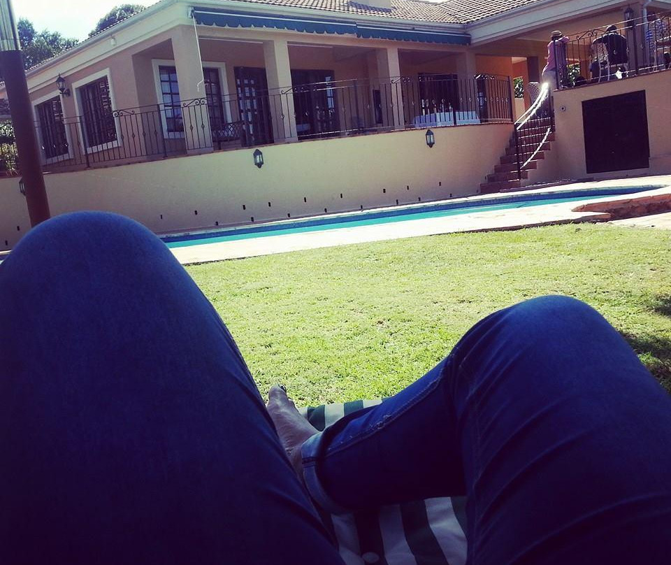 琥珀色玫瑰国家庄园主图