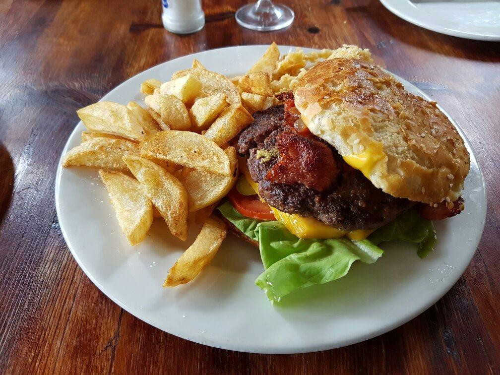 Fort Beaufort餐馆和美食-The Edge