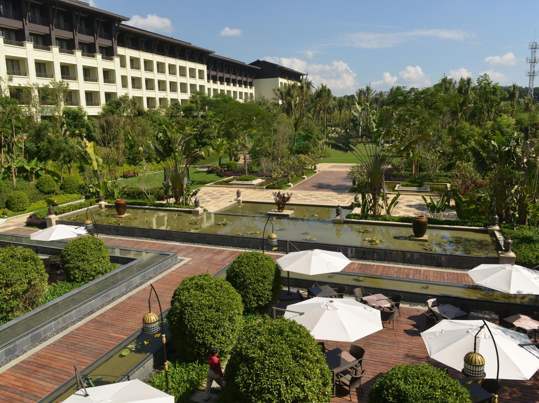 西双版纳融创铂尔曼酒店主图