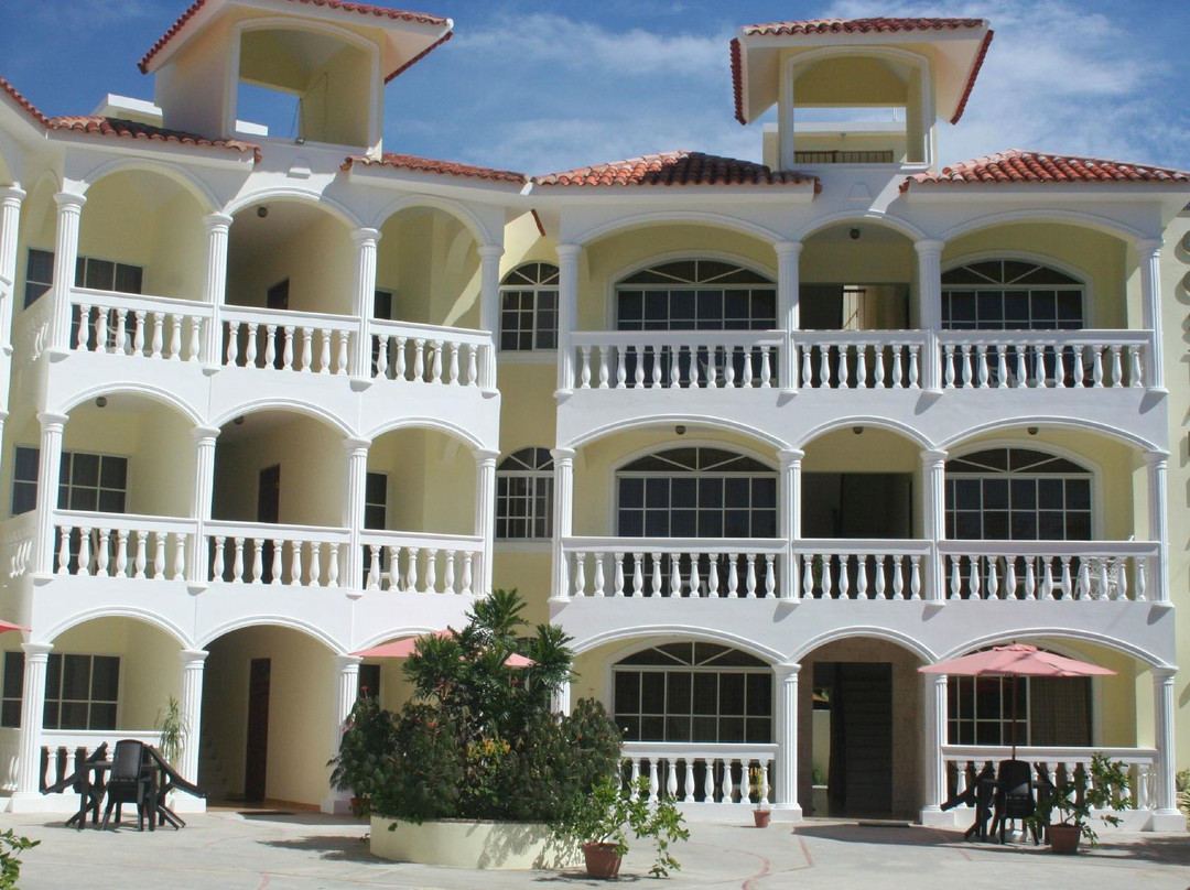 Costambar Beachside Serviced Apartment with Pool No1