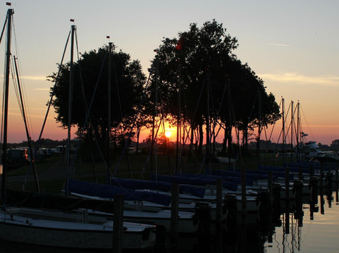 Zeilschool en Surfschool Neptunus-Idskenhuizen必去景点