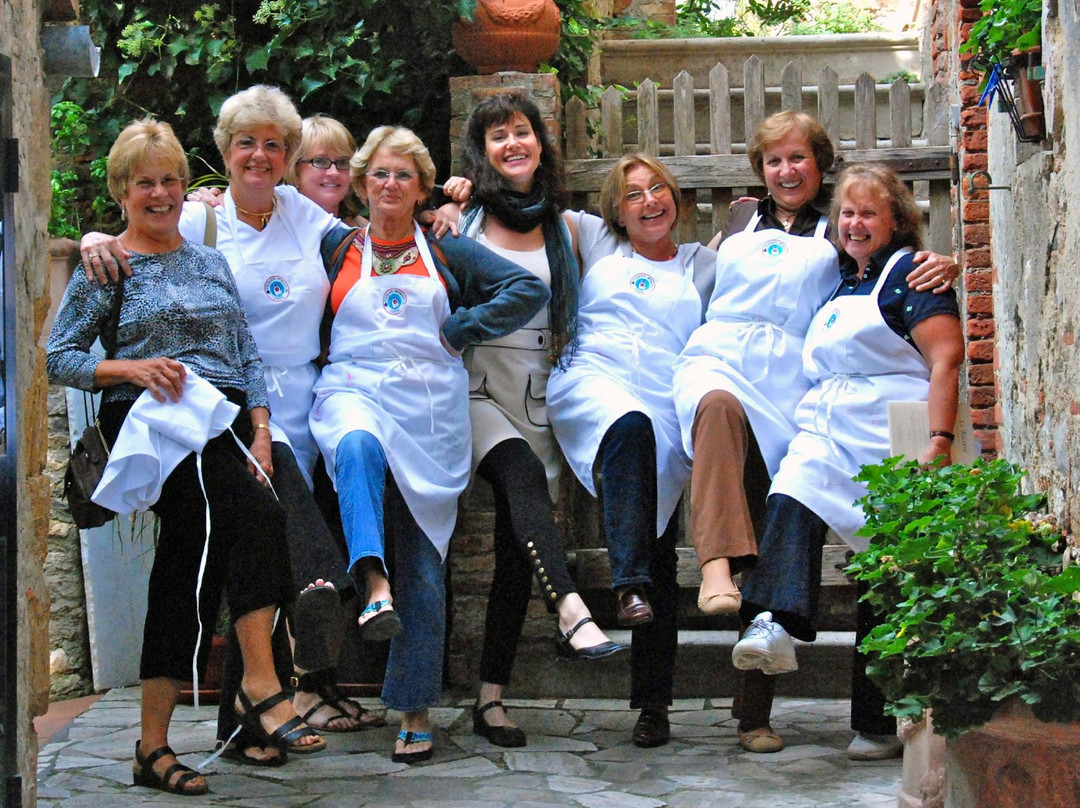 Tuscan Women Cook景点图片