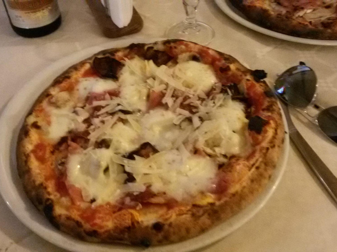 Santa Ninfa餐馆和美食-Pizzeria Vecchio Casale