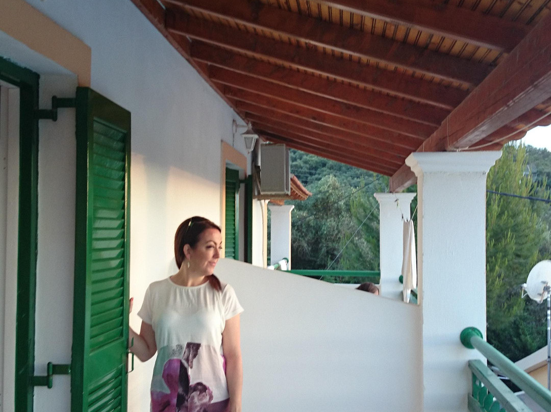 Makris Apartments主图