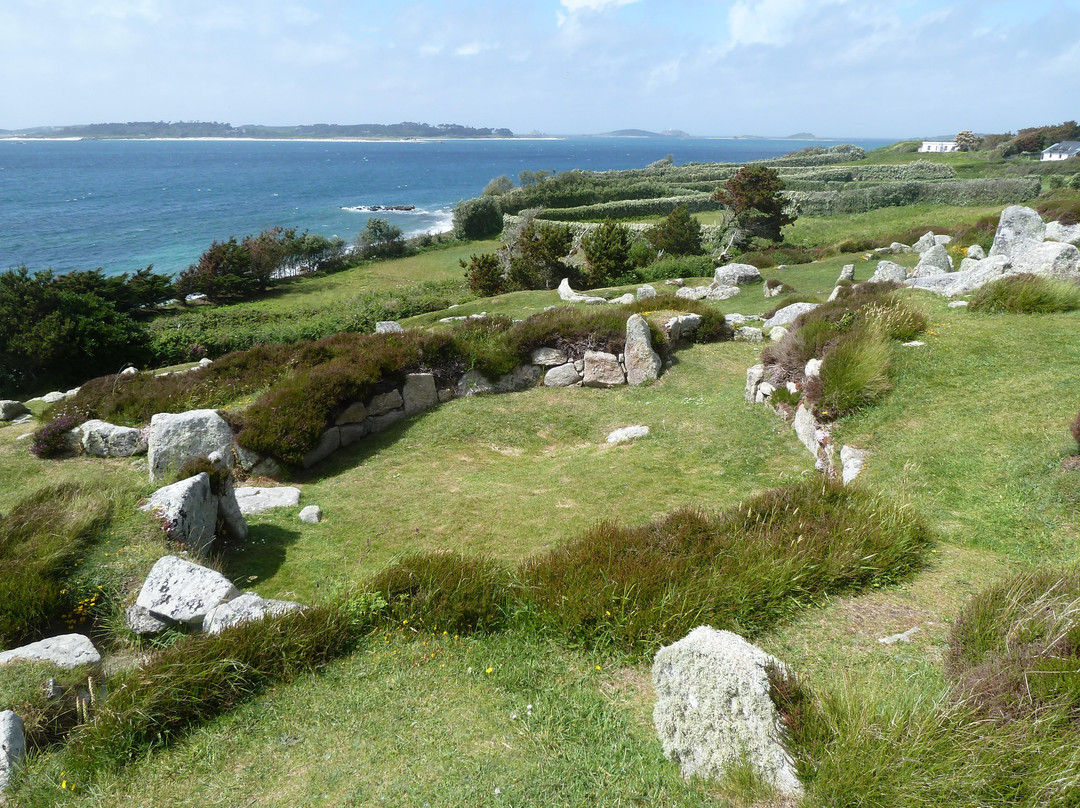 Bant's Carn Burial Chamber and Halangy Down Ancient Village景点图片