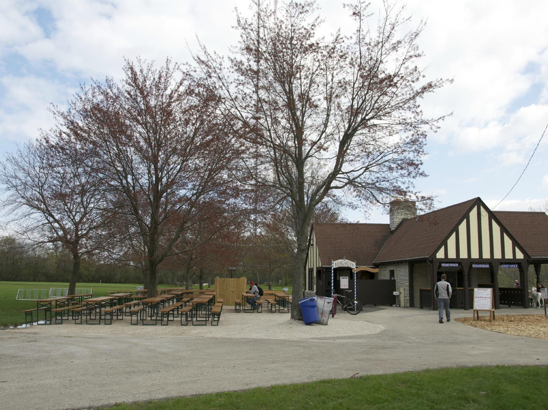 Estabrook Beer Garden景点图片