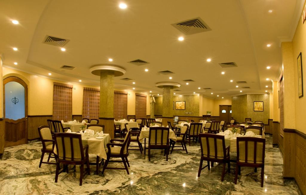 KBC Green Park Hotel主图