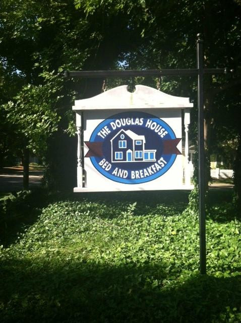Douglas House B&B主图