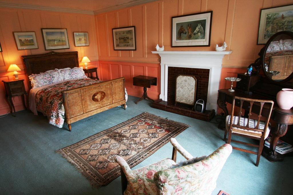 Tyrella House-客卧