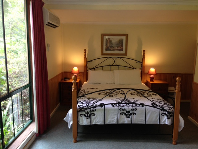 Crossways Historic Country Inn