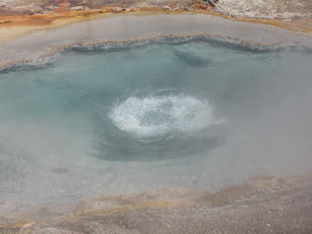 下间歇喷泉盆地-黄石国家公园必去景点