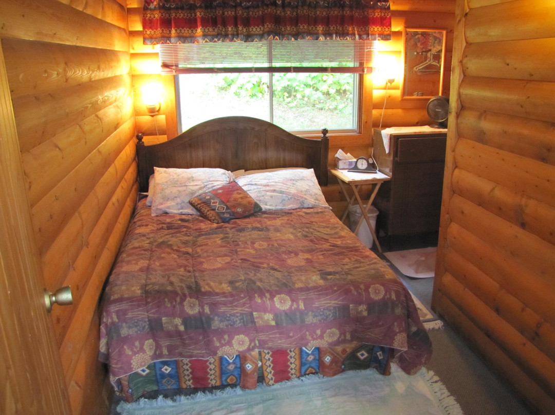 Bear Corner Bed and Bale