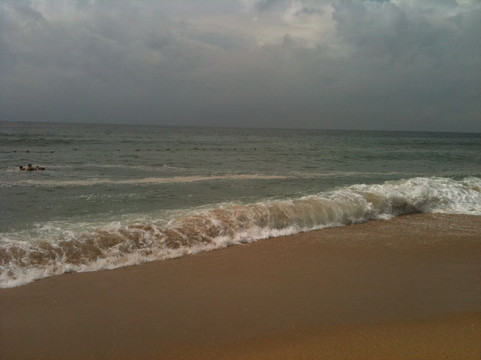 月亮湾碧海蓝天度假村