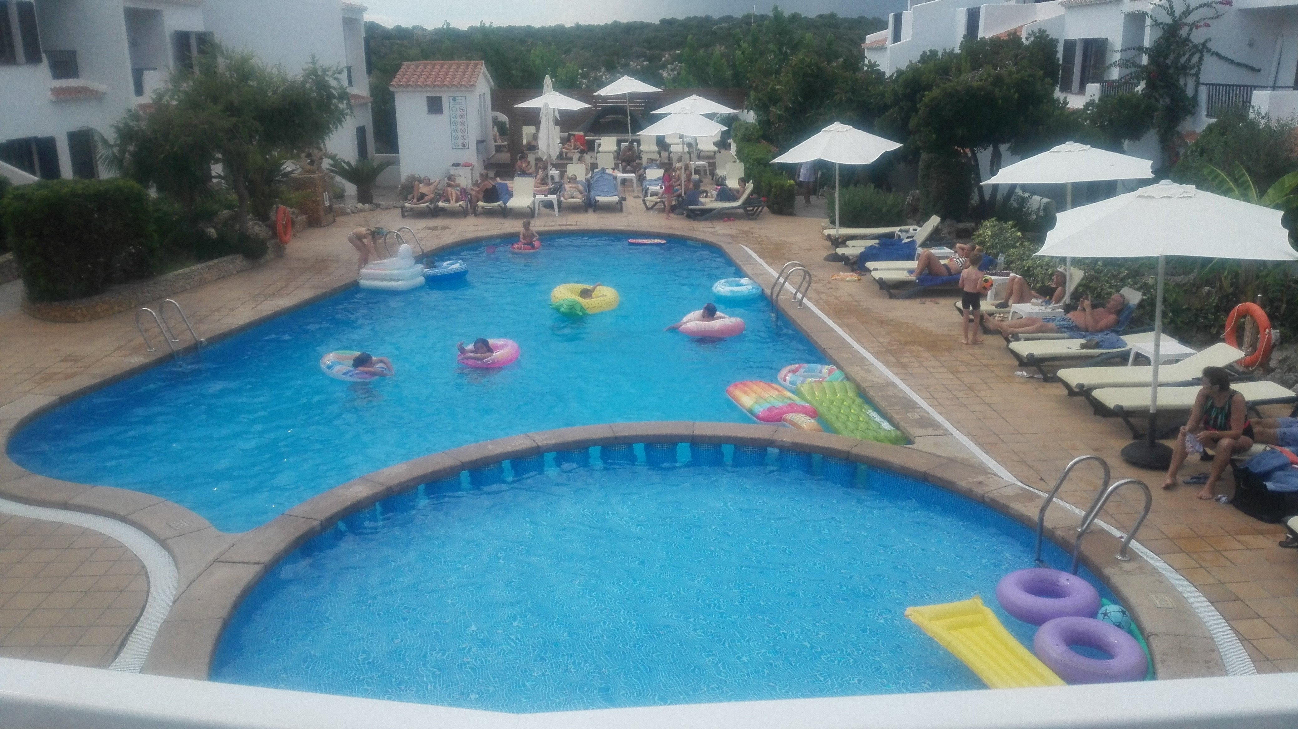 Nelva Resort Apartamentos-泳池
