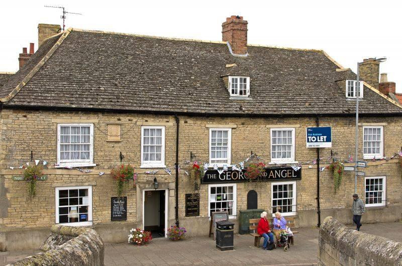 Crowland餐馆和美食-George and Angel