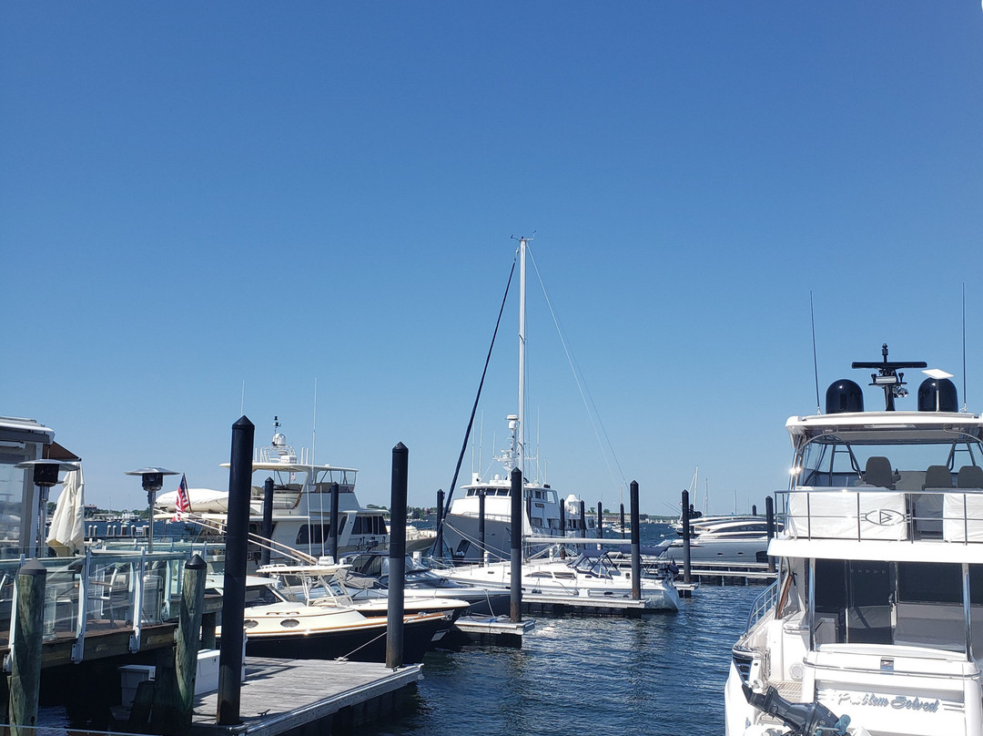 Forty 1⁰ North主图