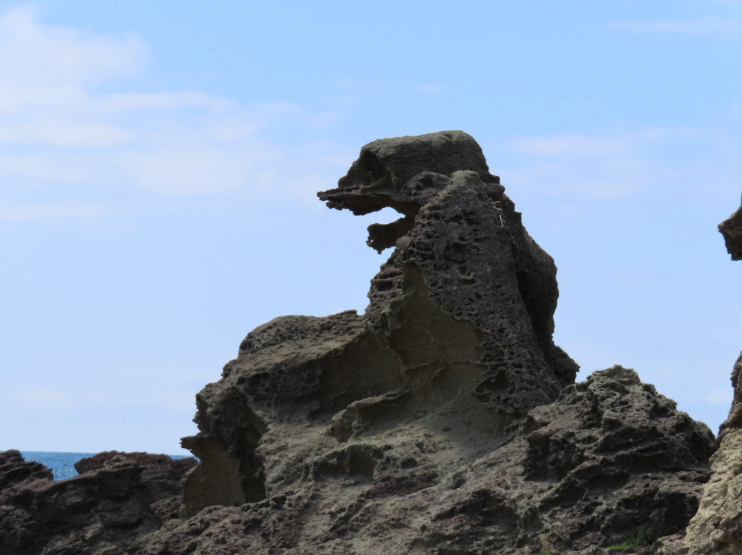 Godzilla Rock-男鹿市必去景点