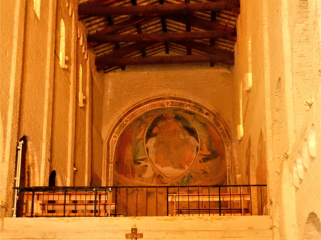 Santa Maria a Pie di Chienti-Montecosaro必去景点