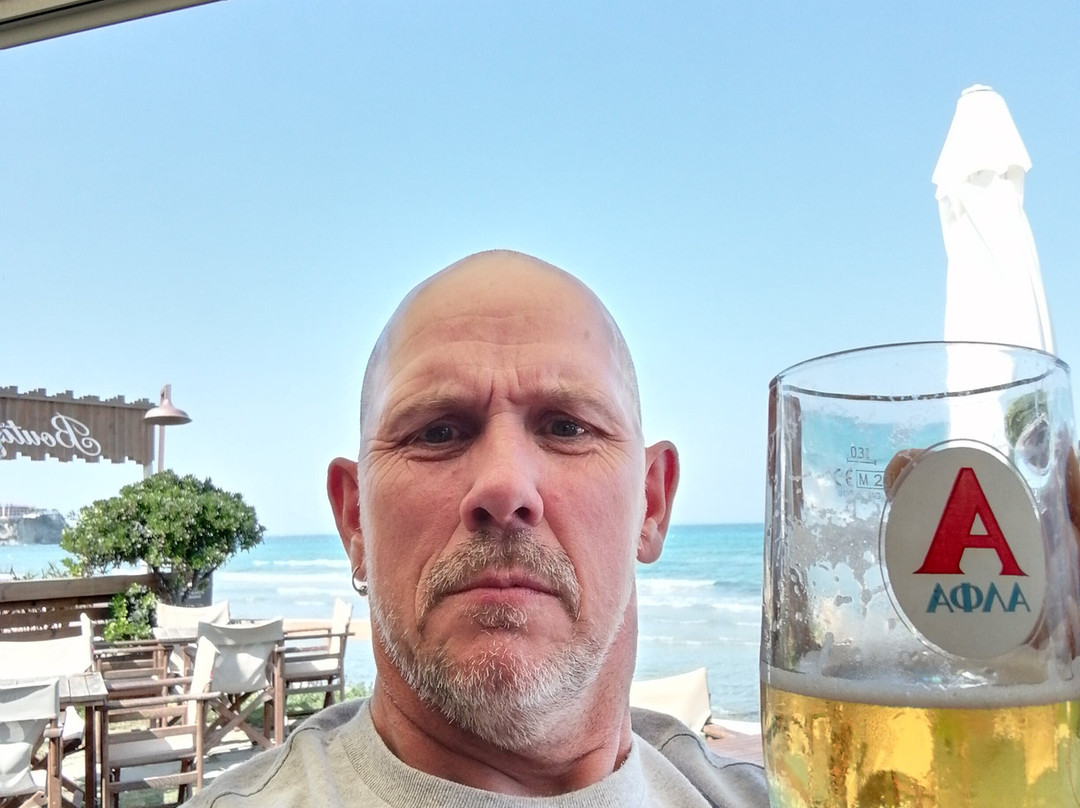 Paradise Bar Apartments主图