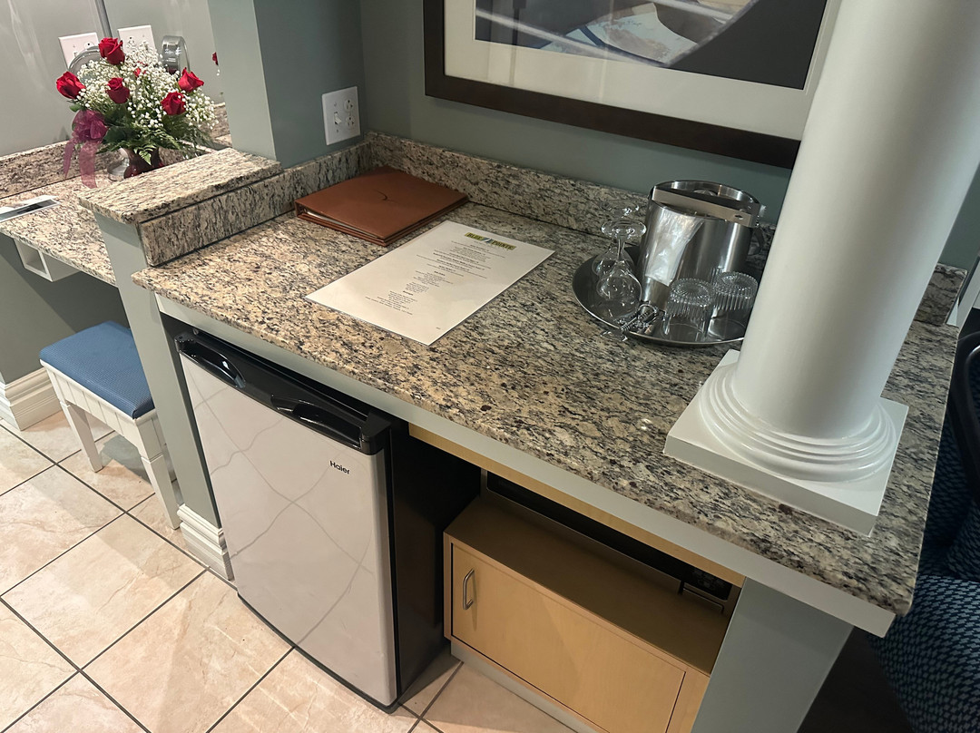 Watkins Glen Harbor Hotel主图