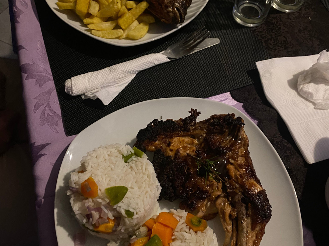 菲洛休闲花园酒店主图