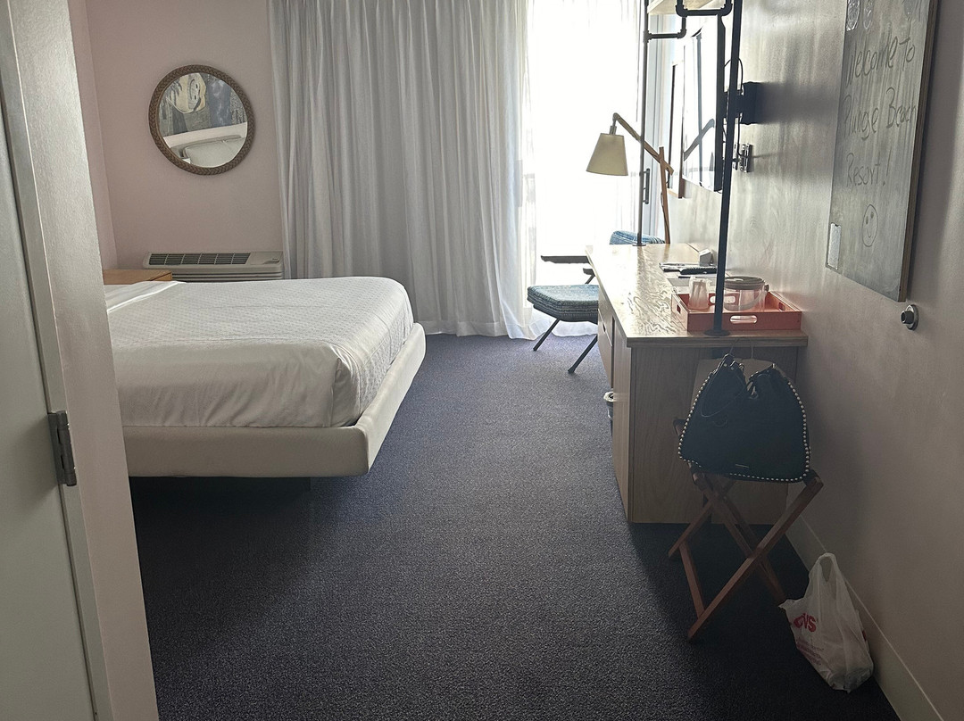 Plunge Beach Resort主图