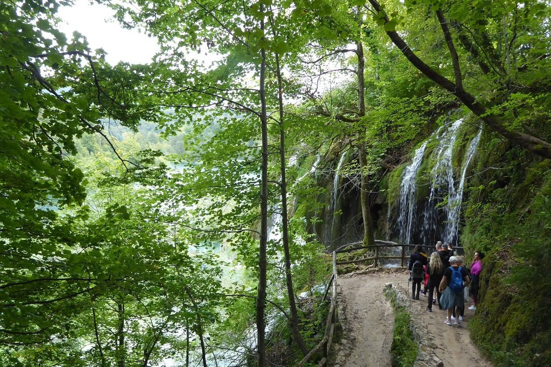 Galovac Lake景点图片