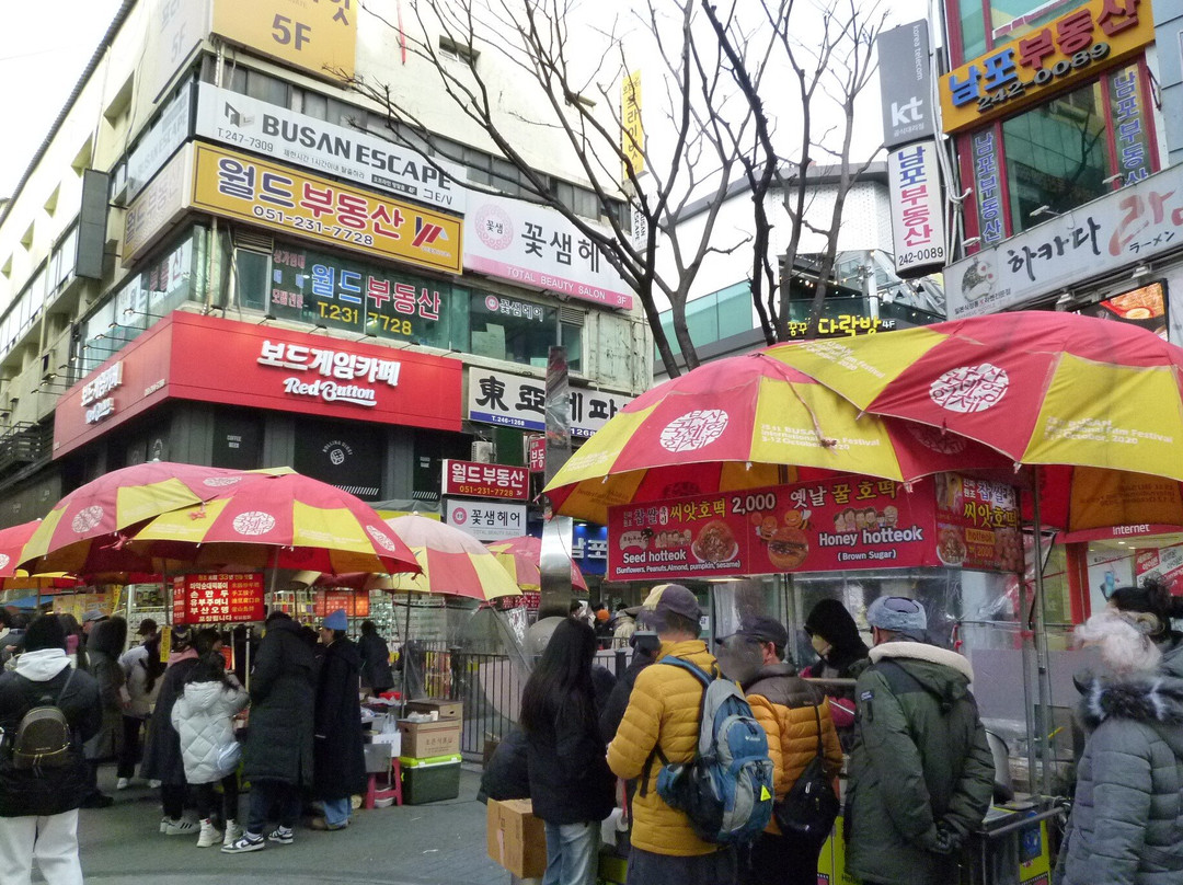 Gwangbokdong Food Street-釜山必去景点