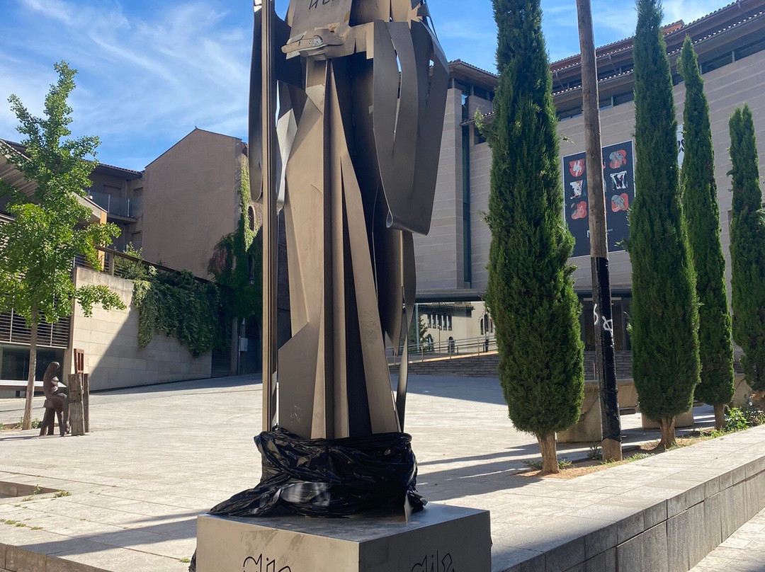 Monument a l'abat Oliba a Vic-维克必去景点