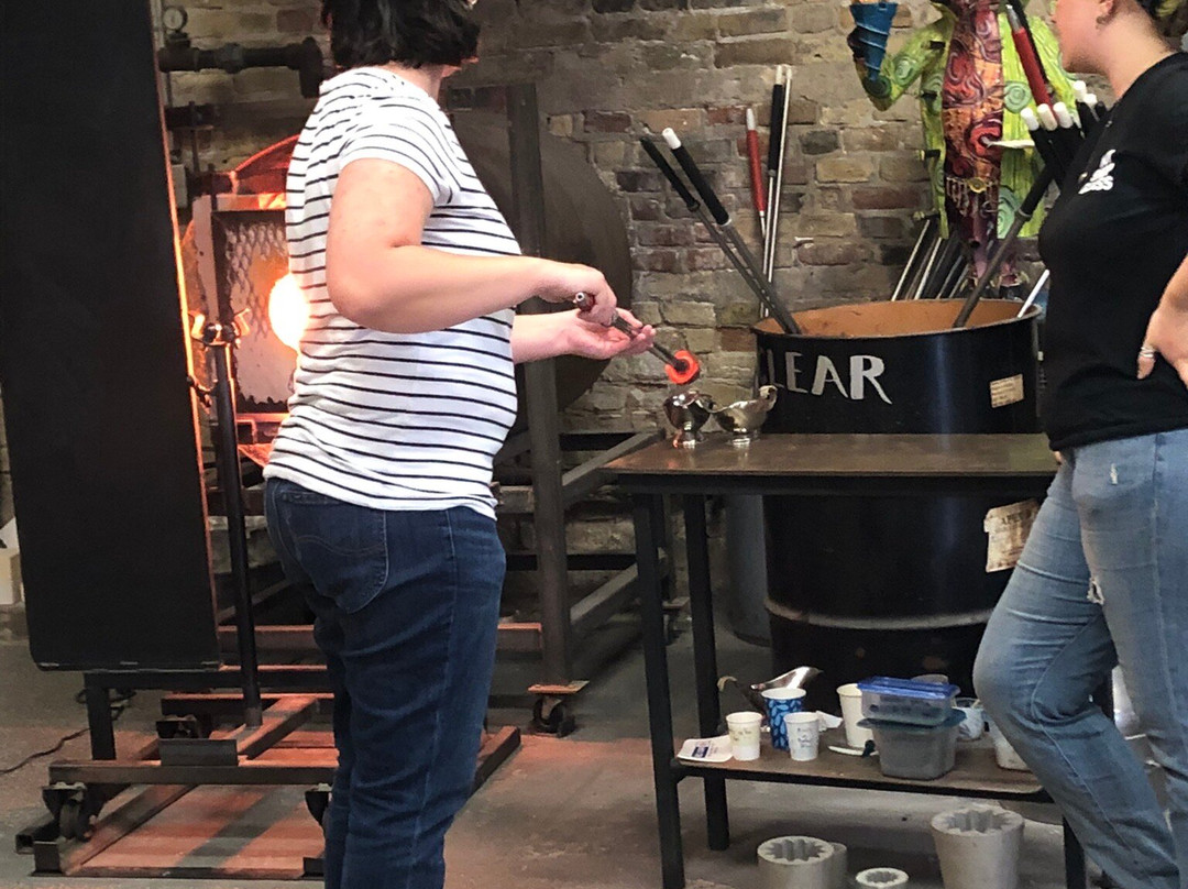 Hot Shop Glass-拉辛必去景点