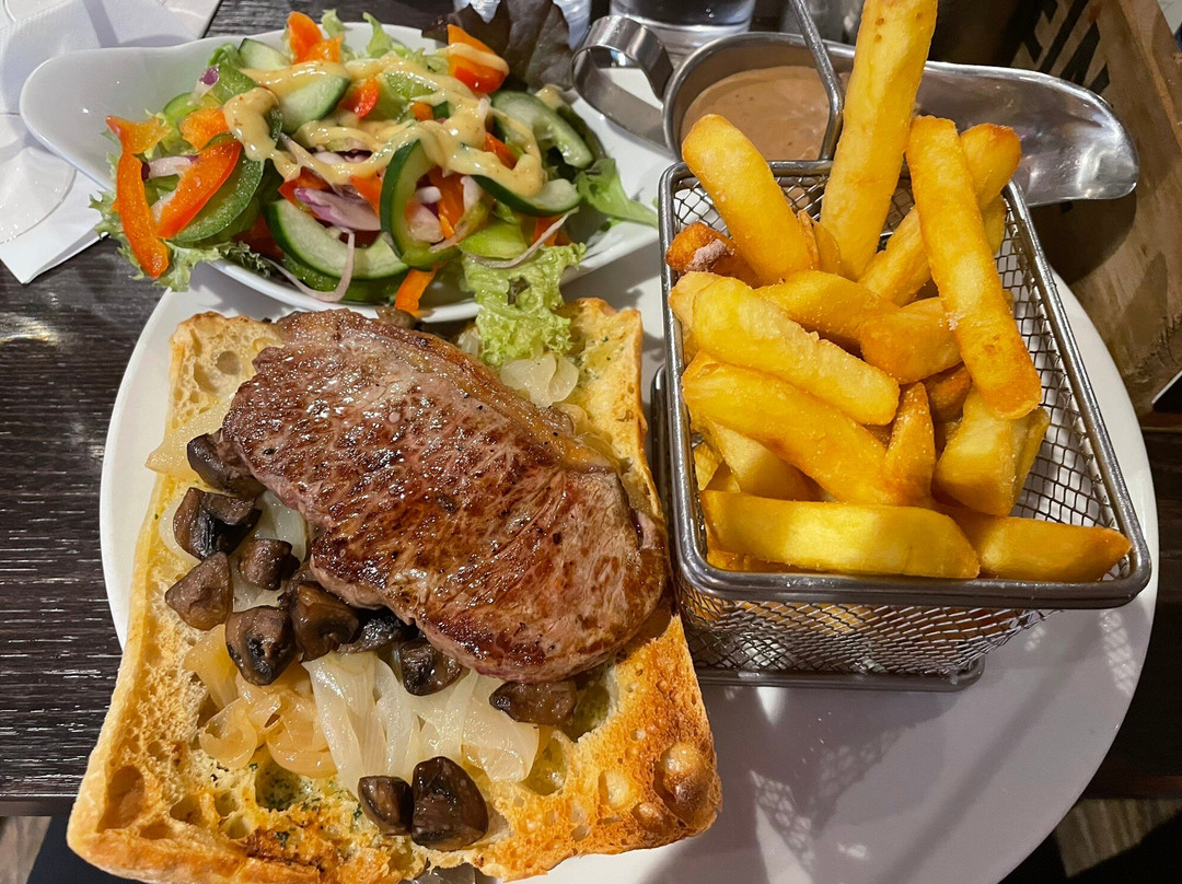 Andy's Gastro Pub B&B主图