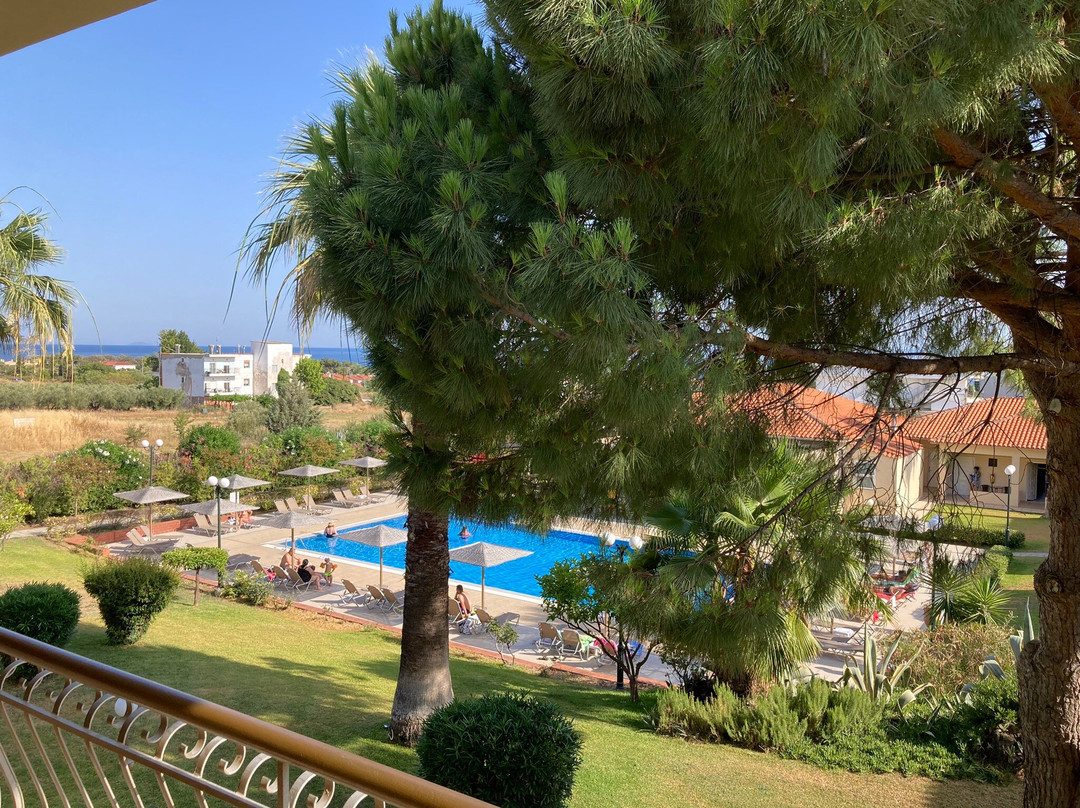 卡里维斯度假酒店主图