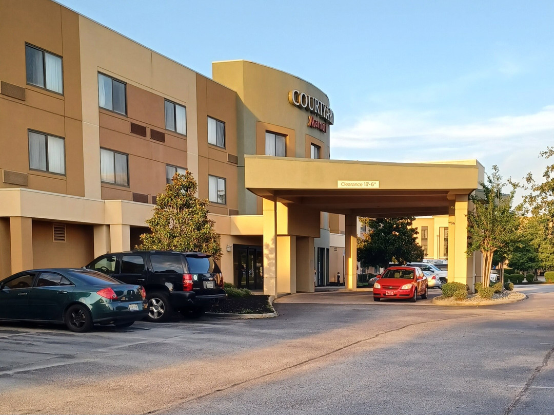 Courtyard Troy主图