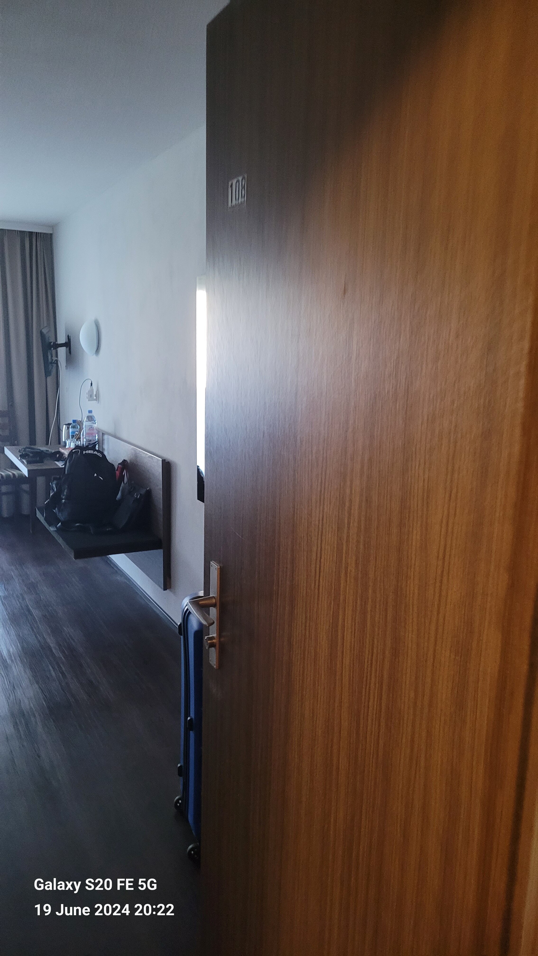 克罗兹酒店-客卧