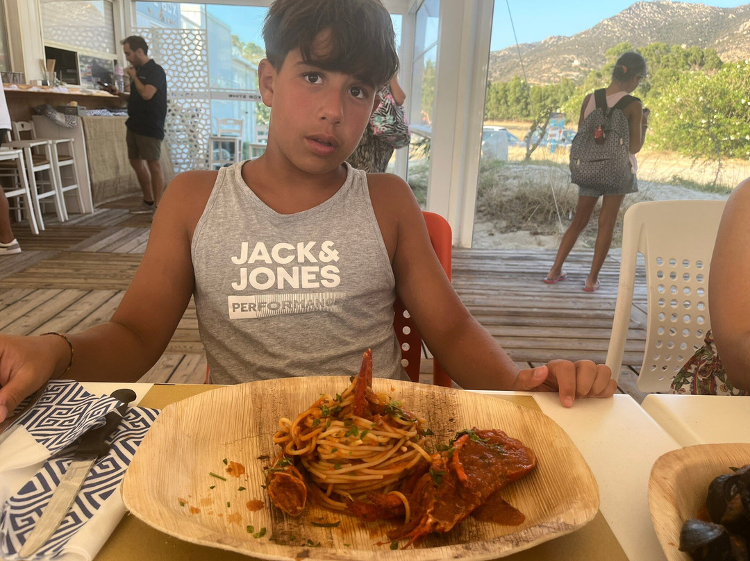 White box cafe'-Solanas必去景点