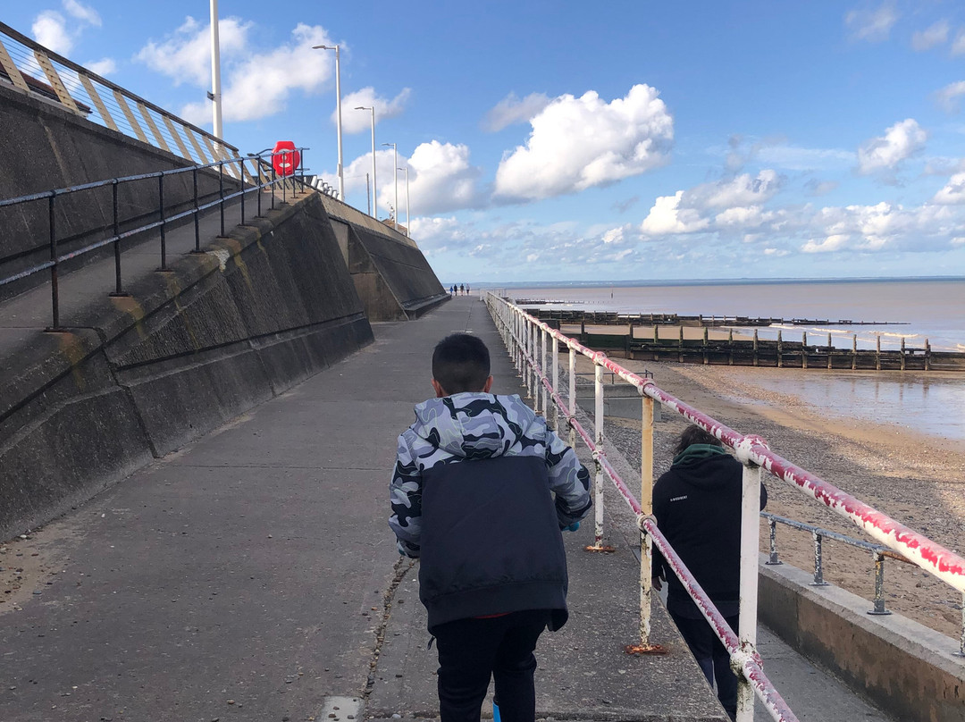 Withernsea Beach景点图片