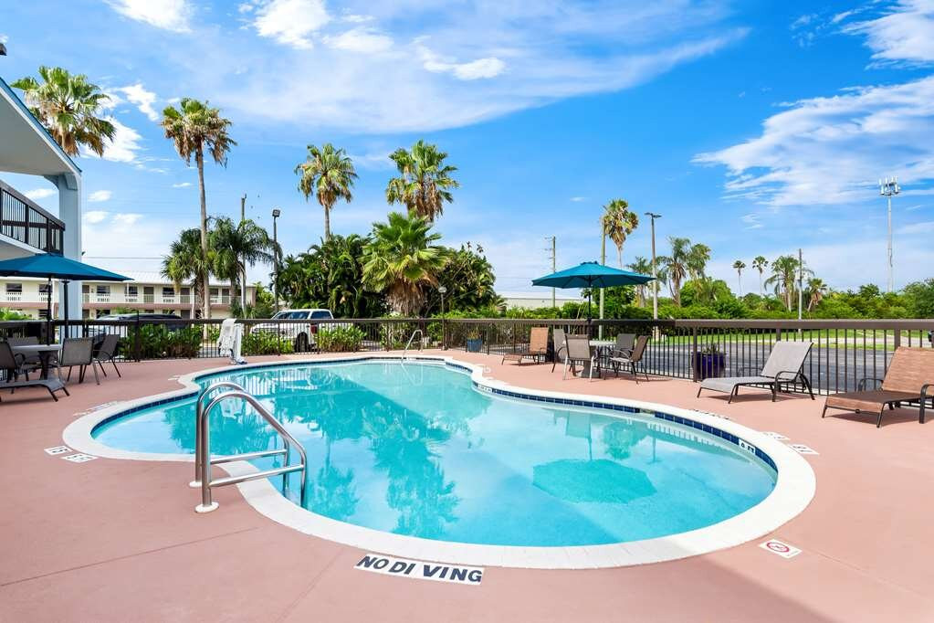 克莱维斯顿酒店住宿-Best Western Lake Okeechobee