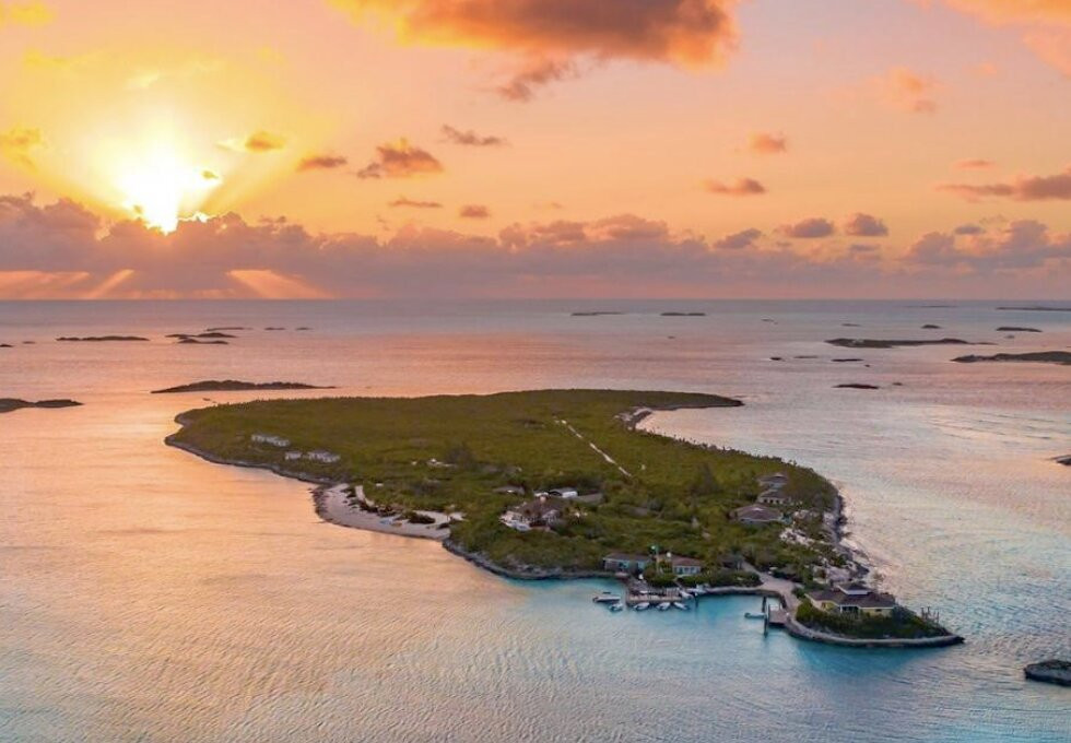 The Hill House Restaurant At Fowl Cay Resort