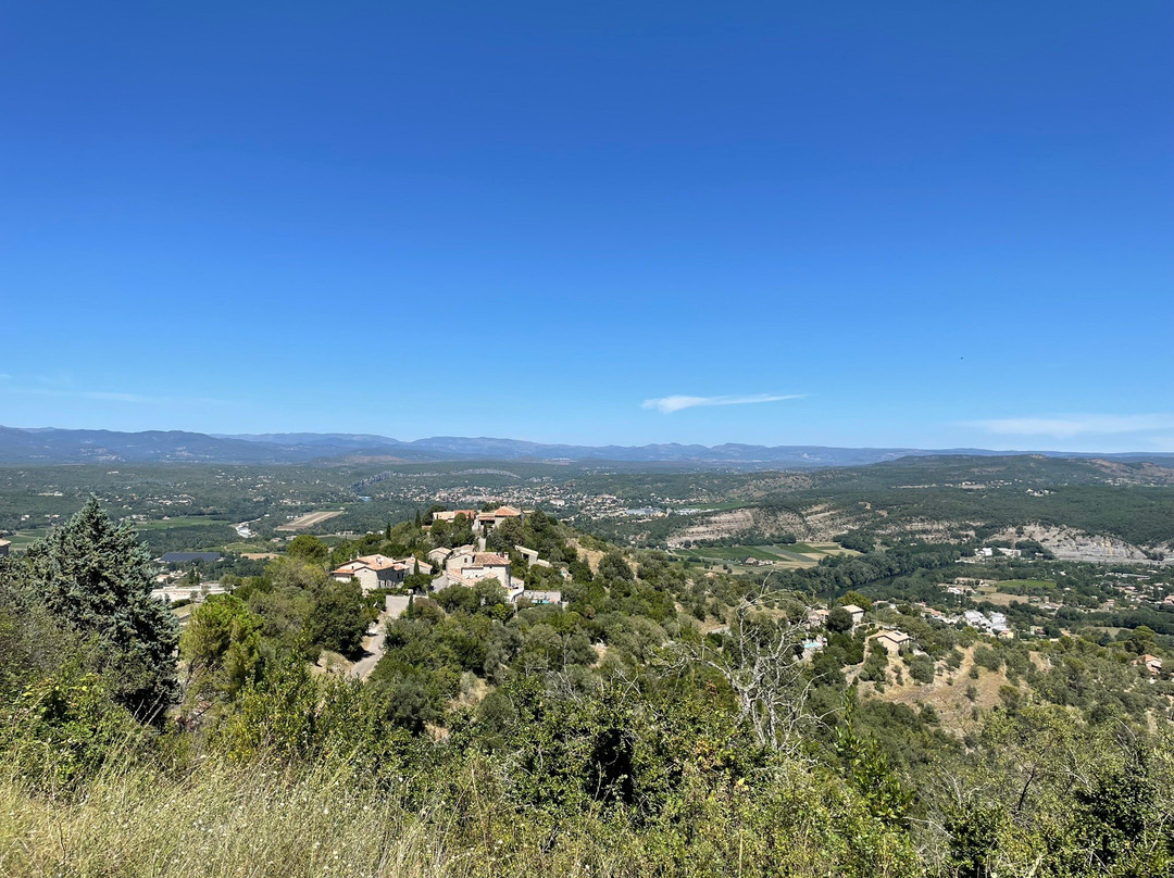 Ardeche旅游景点-Rocher De Sampzon