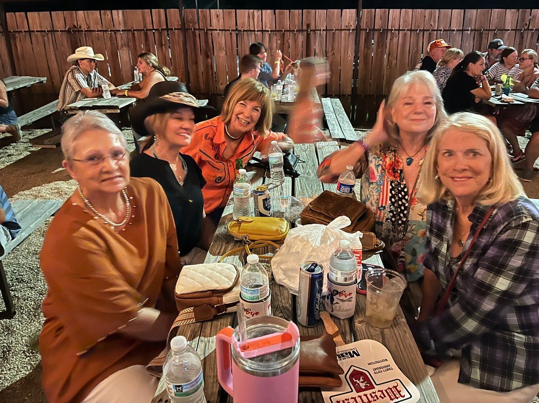 Crider's Rodeo & Dance Hall-Hunt必去景点