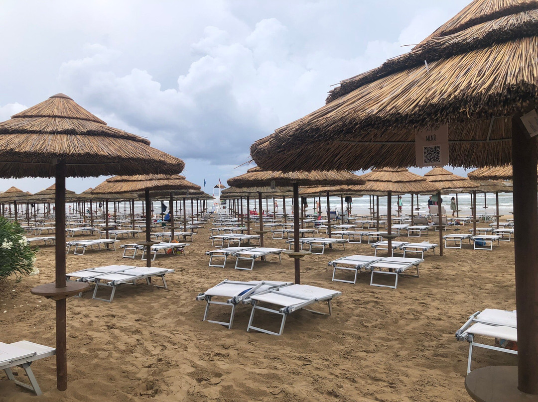 Pelikano Beach-维耶斯泰必去景点