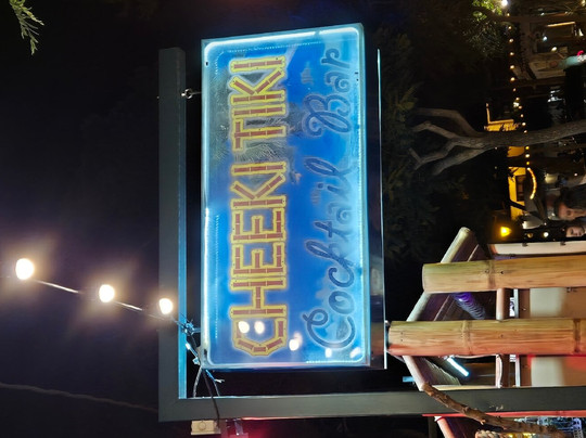 Cheeki Tiki Bar-桑塔尼必去景点