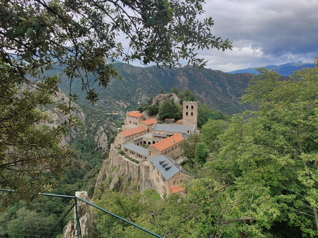Abadia De Sant Martí Del Canigó景点图片