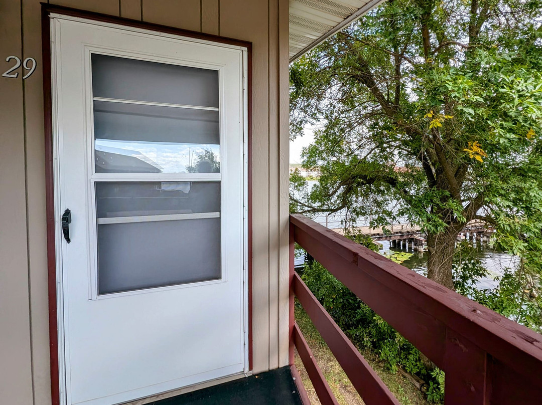 Lakeshore Motor Inn主图