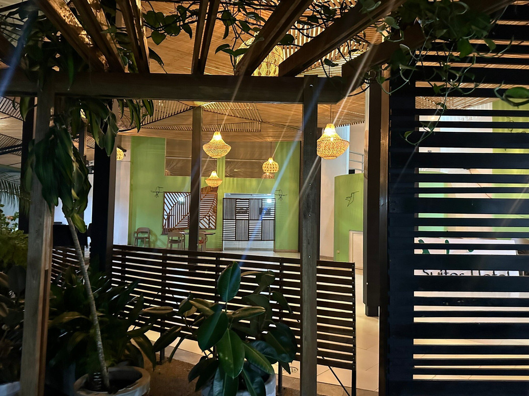 Waira Suites Hotel主图