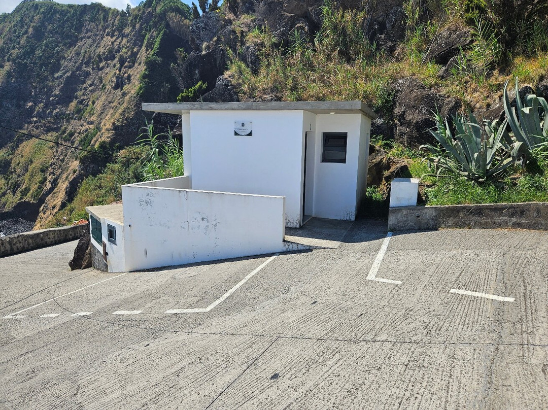 Farol do Arnel-Nordeste必去景点